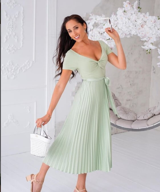 how to style a mint green dress