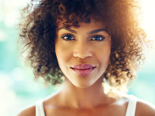 how-to-apply-serum-to-curly-hair